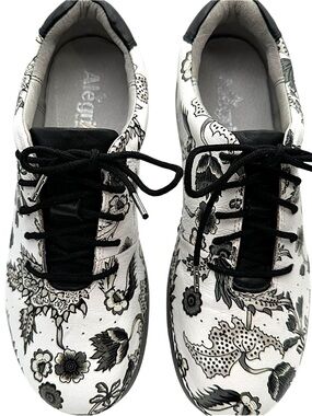 Alegria Keli Shoes Women’s 38 US 7.5-8 Black White Floral Leather Nurse